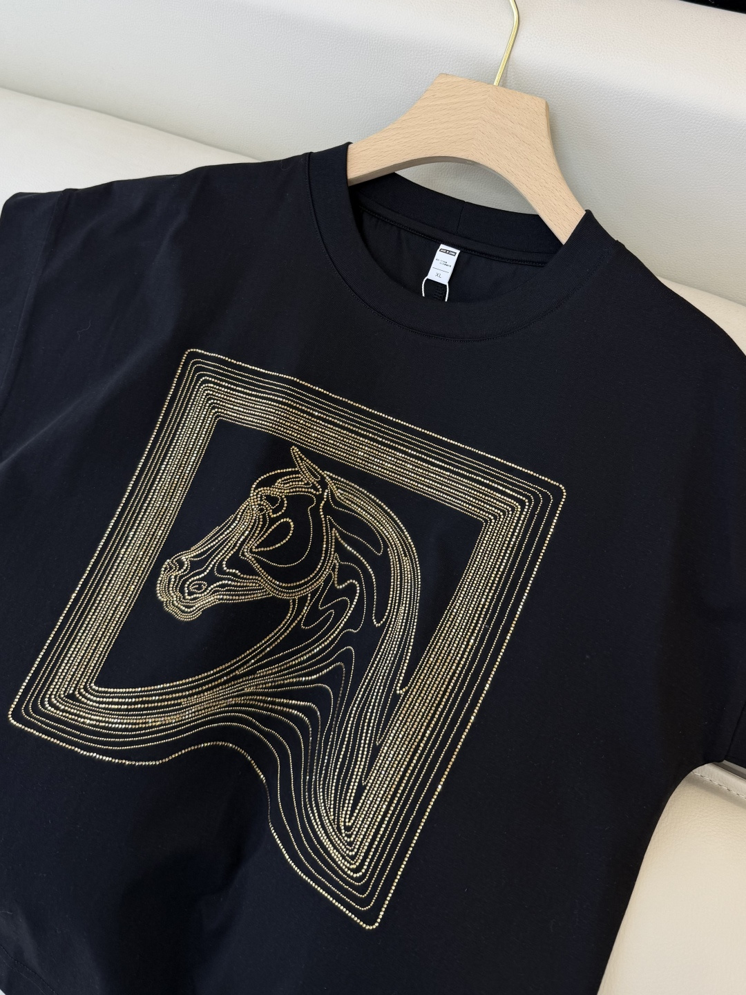 AD022#短袖T恤‼️手工钉珠 绣马 短袖T恤 白色 黑色 粉色 灰色 MLXL