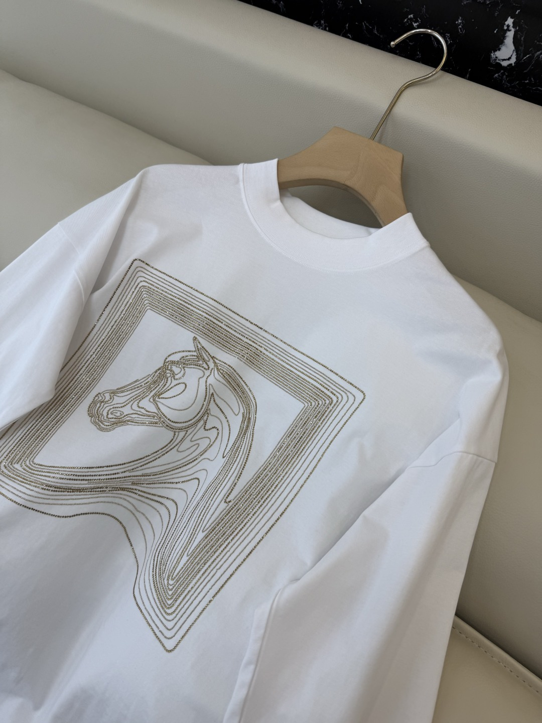 AD055#T恤‼️手工链条立体小马 宽松版 长袖T恤 白色 黑色 SML