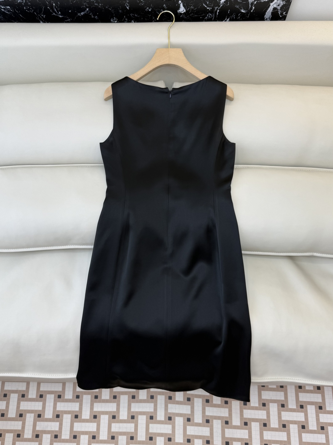 QD7988#新款裙子💕theory 极简风 70% 三醋酸 无袖缎面连衣裙 白色 黑色2/4/6/8