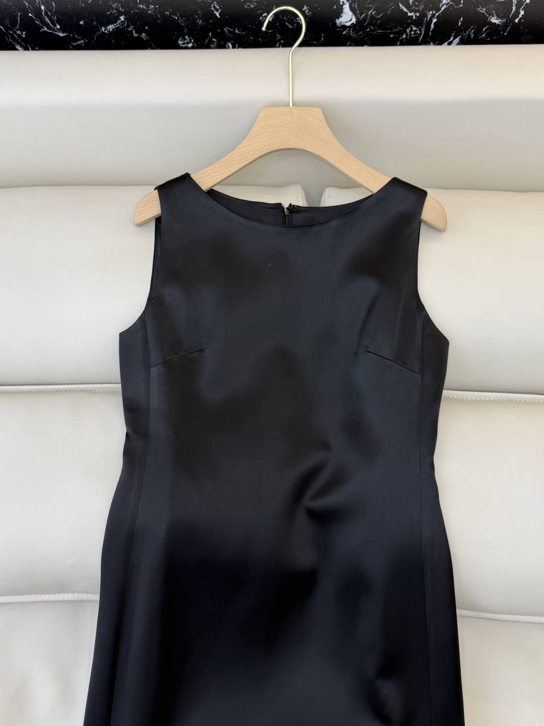 QD7988#新款裙子💕theory 极简风 70% 三醋酸 无袖缎面连衣裙 白色 黑色2/4/6/8