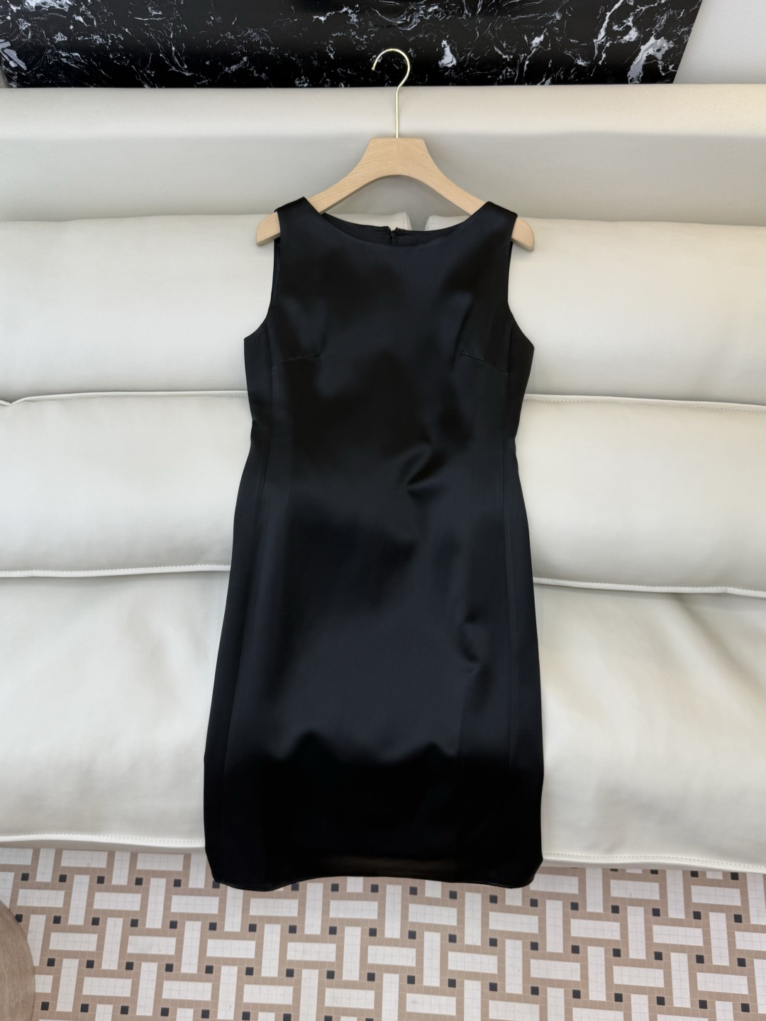 NO:715941,QD7988# new skirt theory minimalist style 70 triacetate sleeveless satin dress white black 2/4/6/8,,skirts,19860909QD7988#新款裙子 theory 极简风 70 三醋酸 无袖缎面连衣裙 白色 黑色2/4/6/8,,skirts,,Women's clothing