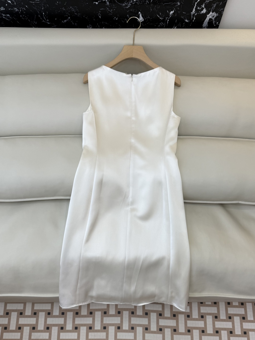 QD7988#新款裙子💕theory 极简风 70% 三醋酸 无袖缎面连衣裙 白色 黑色2/4/6/8