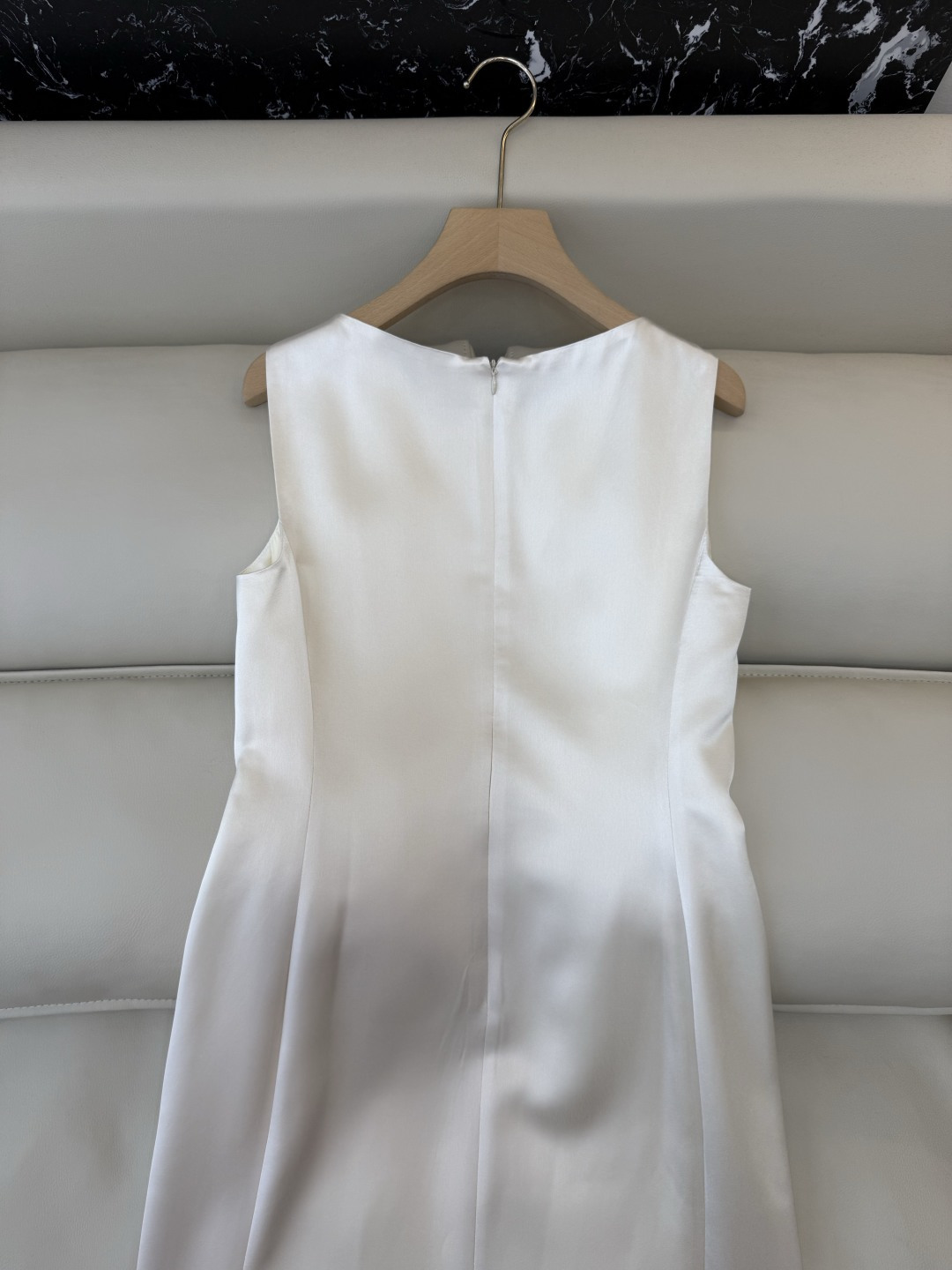 QD7988#新款裙子💕theory 极简风 70% 三醋酸 无袖缎面连衣裙 白色 黑色2/4/6/8