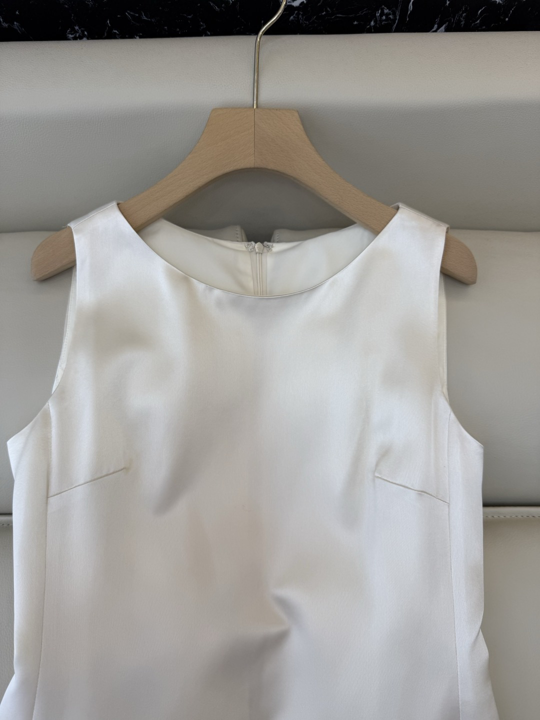 QD7988#新款裙子💕theory 极简风 70% 三醋酸 无袖缎面连衣裙 白色 黑色2/4/6/8