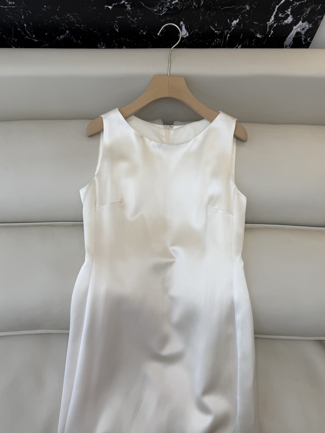 QD7988#新款裙子💕theory 极简风 70% 三醋酸 无袖缎面连衣裙 白色 黑色2/4/6/8