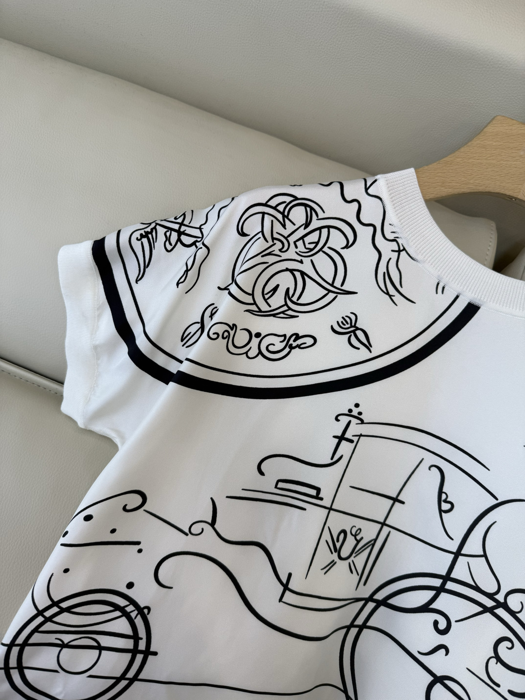 H32605+H32604#新款套装💕H家 爱马仕 真丝印花拼接针织短袖上衣➕真丝印花七分裤 套装 SM