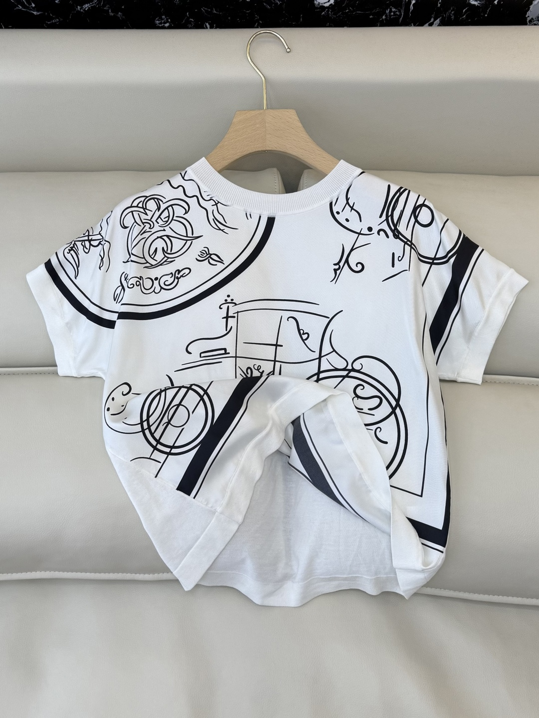 H32605+H32604#新款套装💕H家 爱马仕 真丝印花拼接针织短袖上衣➕真丝印花七分裤 套装 SM