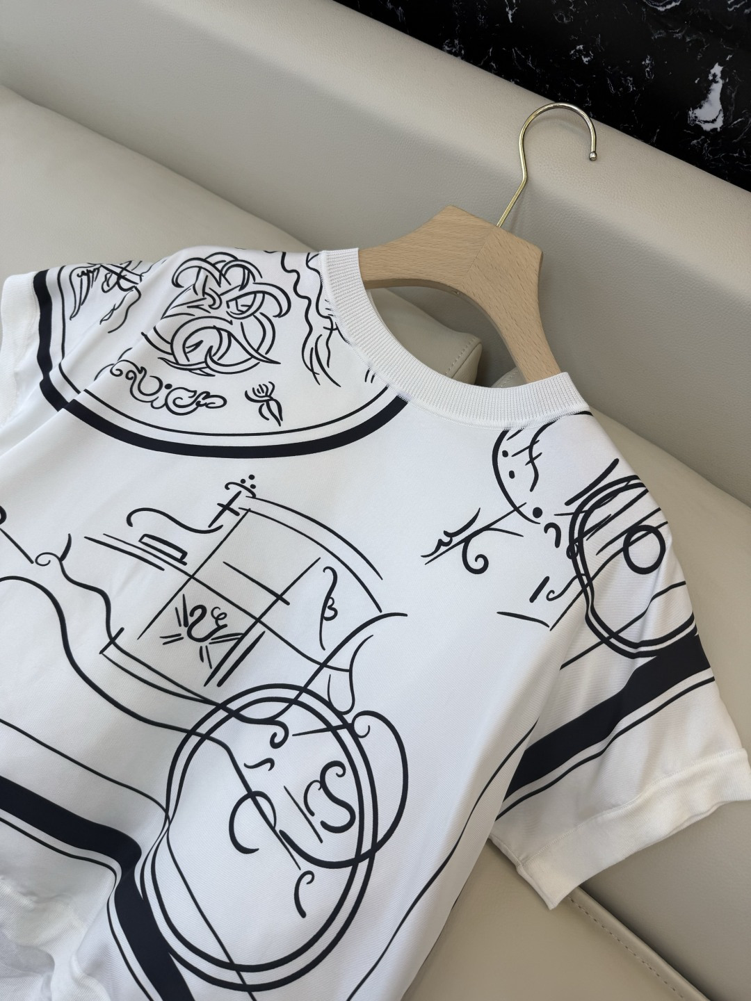 H32605+H32604#新款套装💕H家 爱马仕 真丝印花拼接针织短袖上衣➕真丝印花七分裤 套装 SM