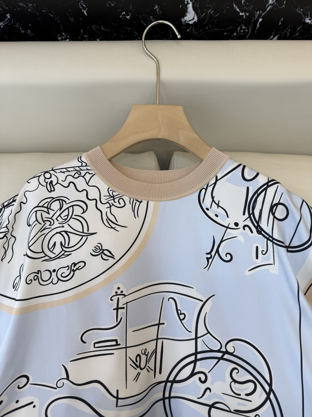 H32605+H32604#新款套装💕H家 爱马仕 真丝印花拼接针织短袖上衣➕真丝印花七分裤 套装 SM