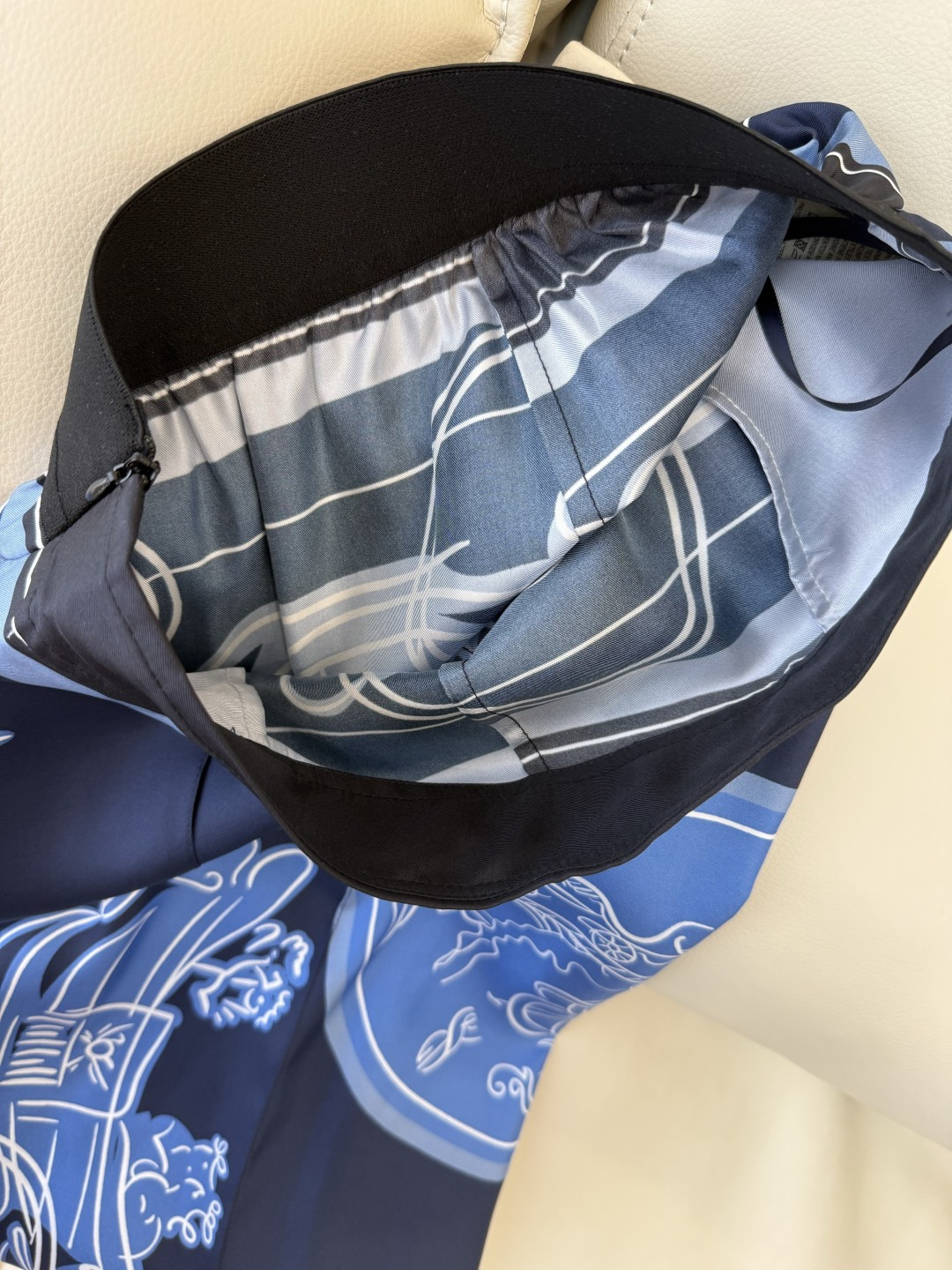 H32605#新款裤子💕H家 100% 真丝 印花阔腿七分裤 三色 SMLXL