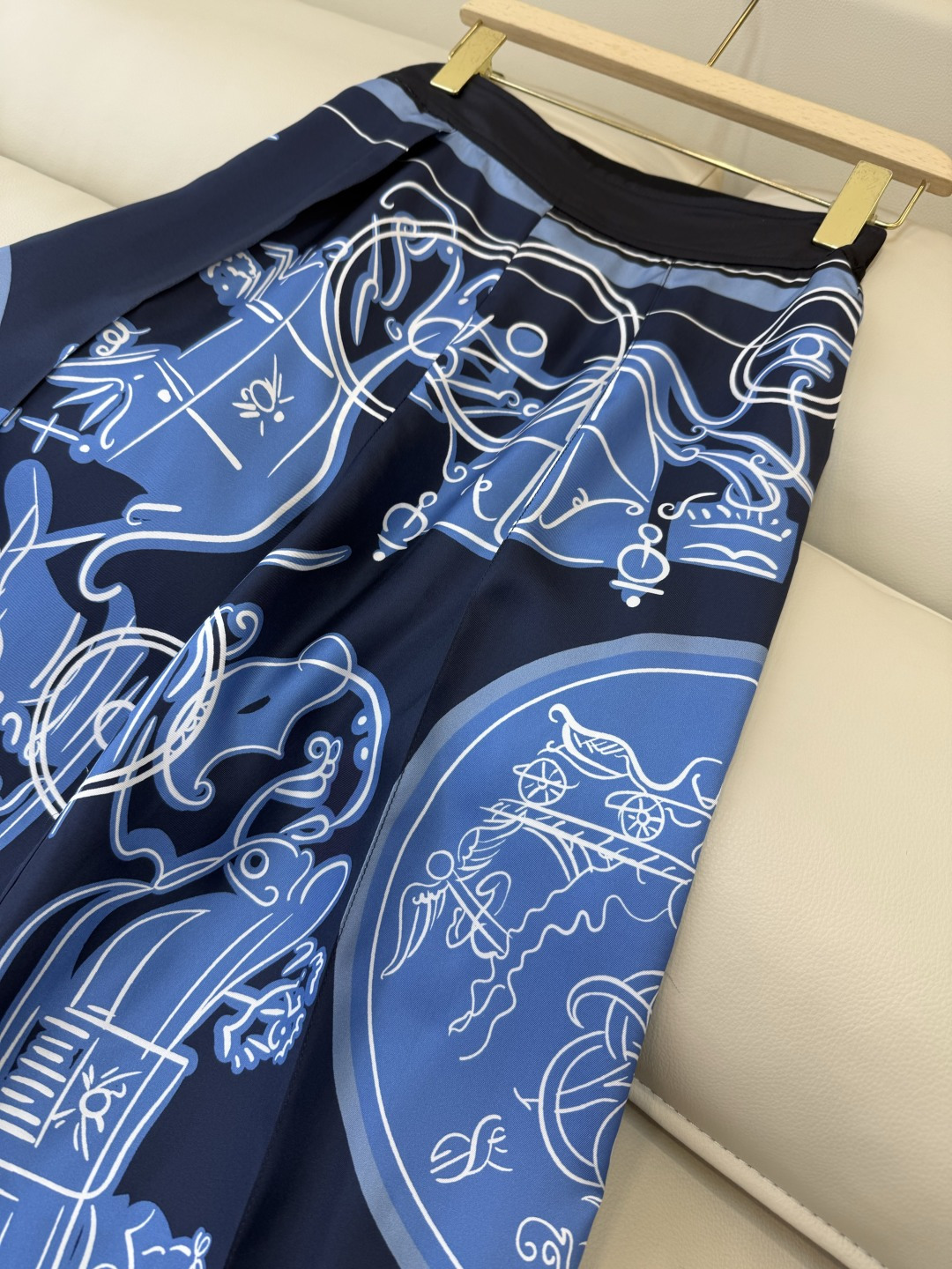 H32605#新款裤子💕H家 100% 真丝 印花阔腿七分裤 三色 SMLXL