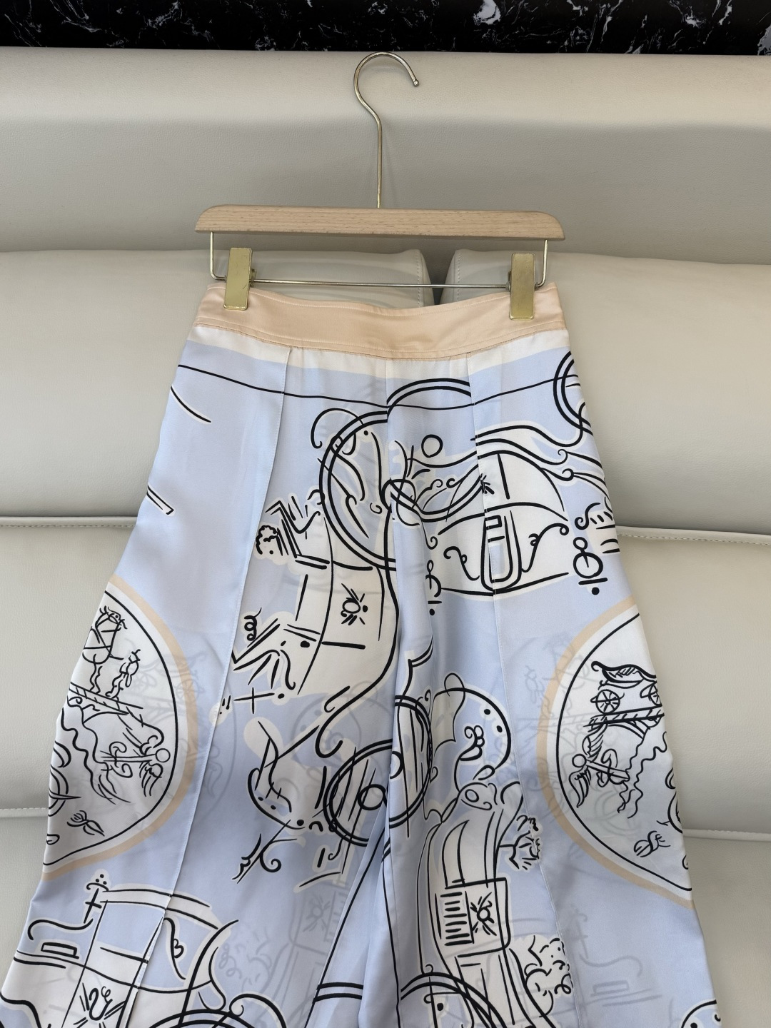 H32605+H32604#新款套装💕H家 爱马仕 真丝印花拼接针织短袖上衣➕真丝印花七分裤 套装 SM