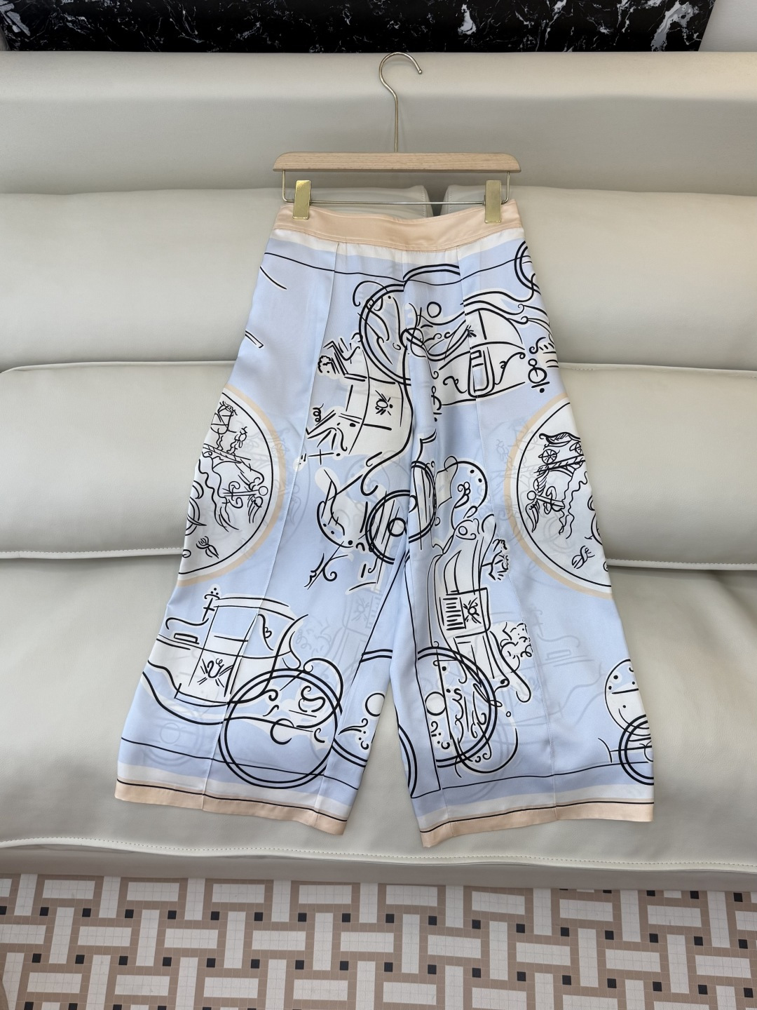 H32605#新款裤子💕H家 100% 真丝 印花阔腿七分裤 三色 SMLXL