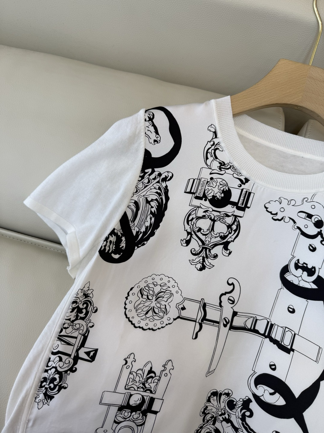 H32603#新款针织衫💕H家 100% 真丝 ➕ 针织面料 短袖 针织衫 黑色 白色 SMLXL