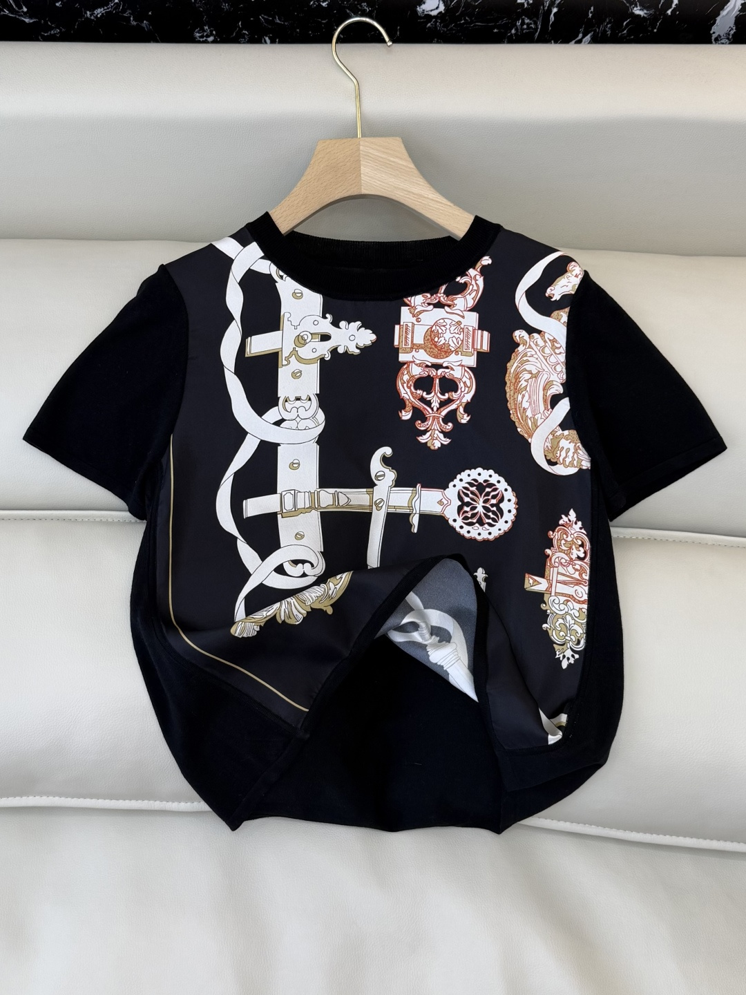 H32603#新款针织衫💕H家 100% 真丝 ➕ 针织面料 短袖 针织衫 黑色 白色 SMLXL