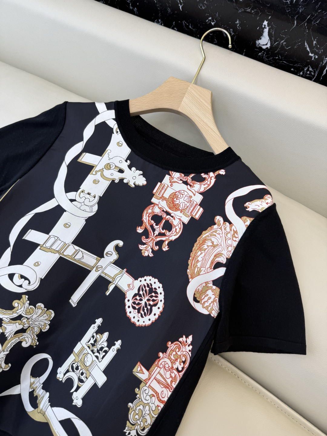 H32603#新款针织衫💕H家 100% 真丝 ➕ 针织面料 短袖 针织衫 黑色 白色 SMLXL