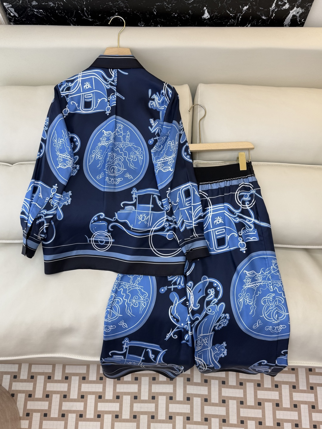 H32605+H32606#新款套装💕H家 爱马仕 真丝印花长袖衬衫➕真丝印花七分裤 套装 SMLX L