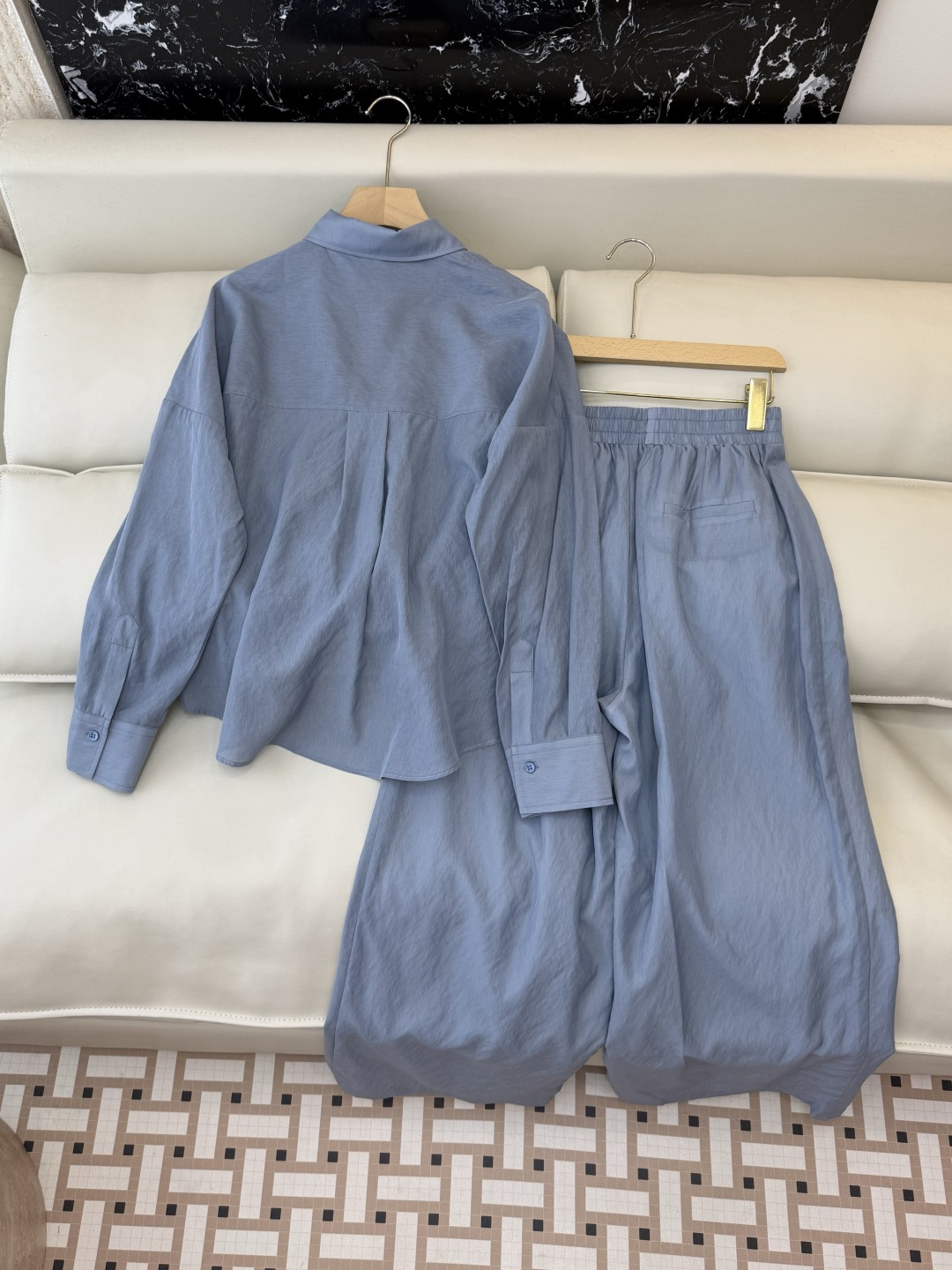 LZ26008#新款套装💕BC 55% 兰精天丝棉 长袖衬衫➕长裤套装 灰色 杏色 白色 SML