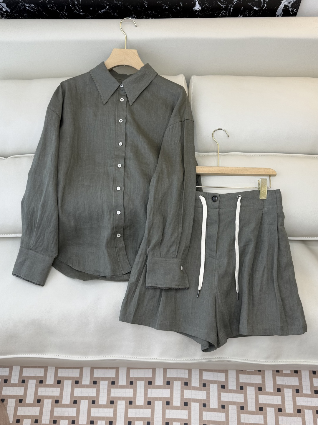 NO:715341,LZ26002# New Suit P BC Linen Long Sleeve Shirt Shorts Suit Dark Dark Green Apricot SML,,shorts,shirts,19860909LZ26002#新款套装P BC 亚麻 长袖衬衫短裤套装 深墨绿 杏色 SML,,shorts,shirts,,Women's clothing