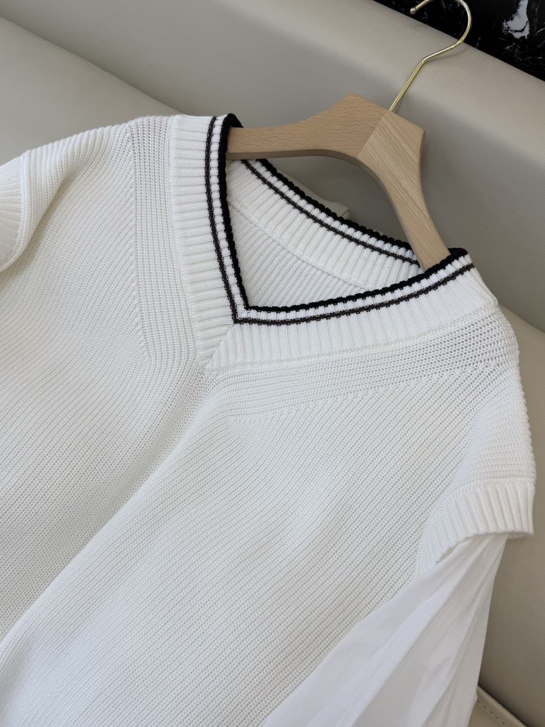 LZM26005#新款毛衣💕BC 最新款 V领100% 棉 长袖拼接 针织 白色 杏色 SML