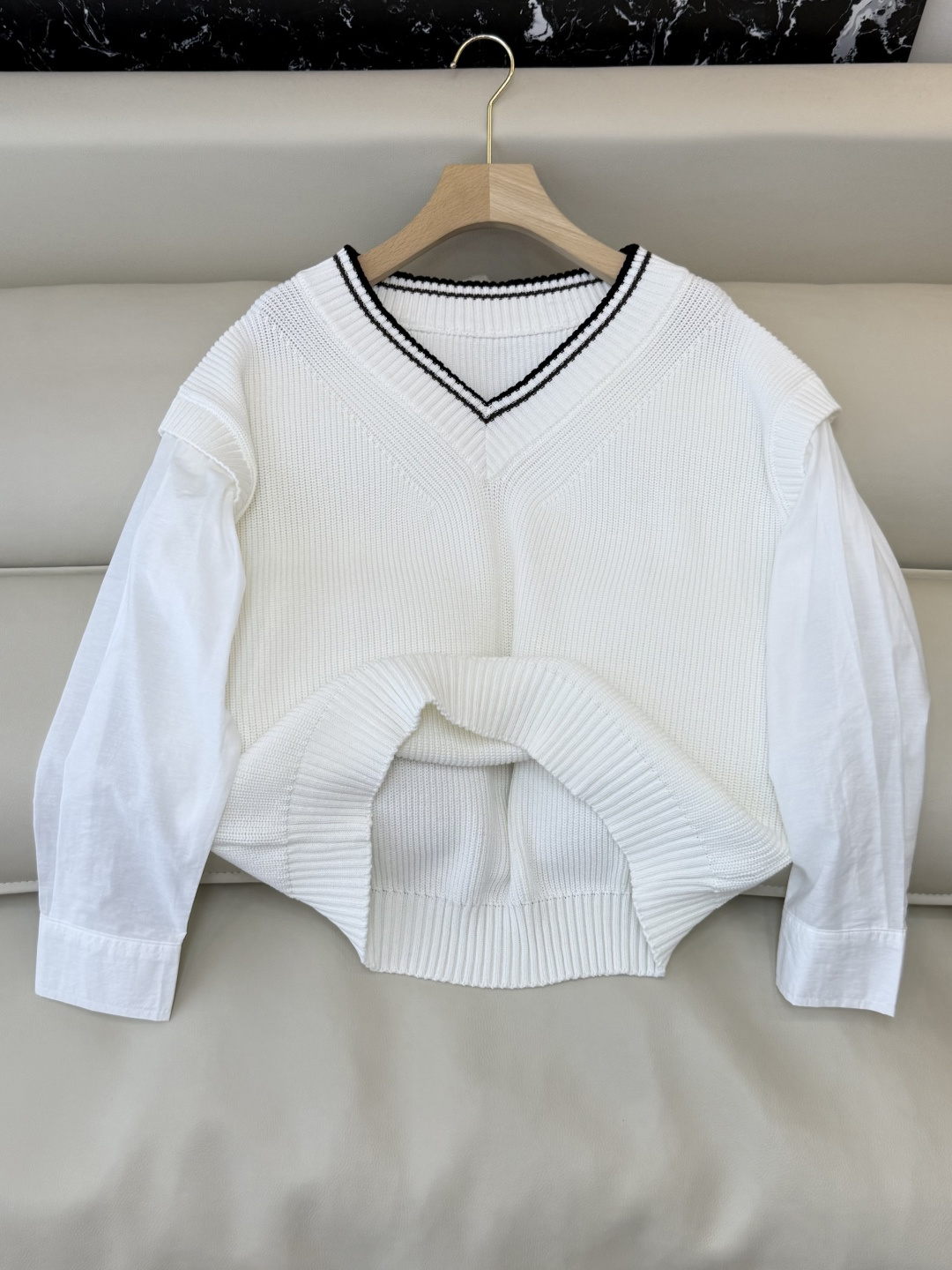 LZM26005#新款毛衣💕BC 最新款 V领100% 棉 长袖拼接 针织 白色 杏色 SML