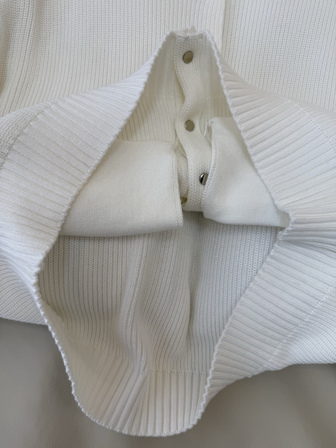 LZM26005-1#新款毛衣💕BC 最新款 V领100% 棉 长袖拼接 开衫针织 白色 杏色 SML