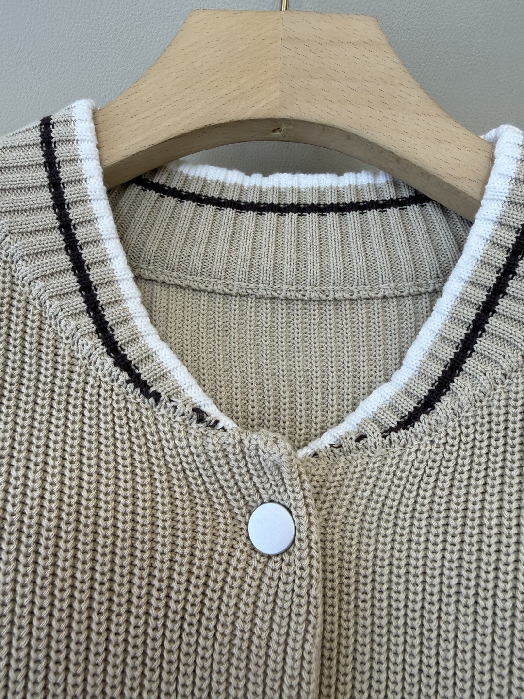 LZM26005-1#新款毛衣💕BC 最新款 V领100% 棉 长袖拼接 开衫针织 白色 杏色 SML