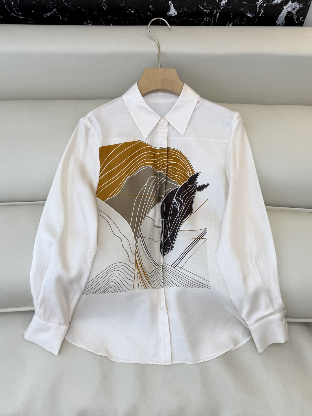 NO:717615,BS1090# New Shirt P Positioning Print Horsehead Twill Silk Long Sleeve Shirt White SMLXL,,shirts,real silk,19860909BS1090#新款衬衫P 定位印花 马头斜纹真丝 长袖衬衫 白色 SMLXL,,shirts,real silk,,Women's clothing