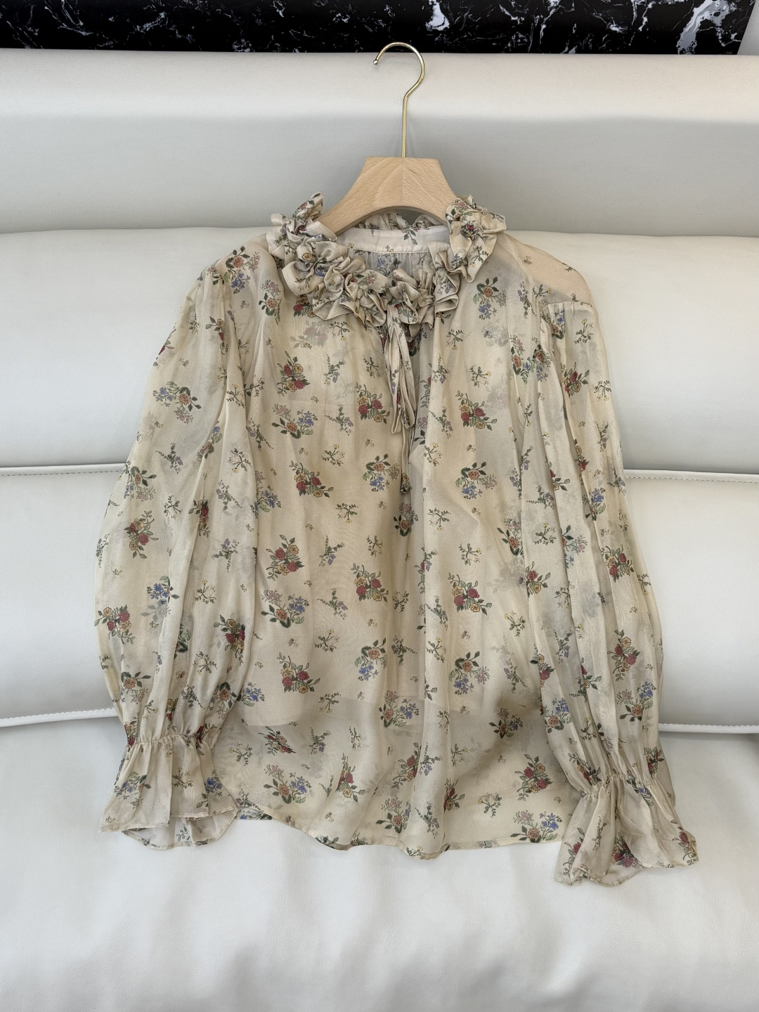 NO:717049,BS1088# New Shirt Floral Printed Ruffle Collar Two-piece Set Printed Top Blue Apricot S-XL,,shirts,19860909BS1088#新款衬衫 碎花印花荷叶边领两件套 印花上衣 蓝色 杏色 S-XL,,shirts,,Women's clothing