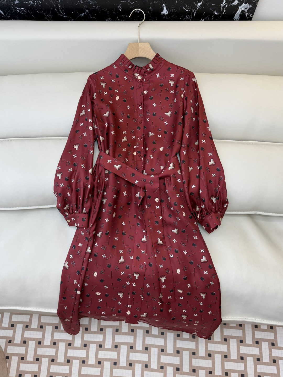 NO:717034,BS1075# New Dress Max Silk Twill Print Long Sleeve Bow Print Dress Red Apricot 36-42,,skirts,real silk,19860909BS1075#新款连衣裙 Max 真丝斜纹印花 长袖蝴蝶结印花连衣裙 红色 杏色 36-42,,skirts,real silk,,Women's clothing