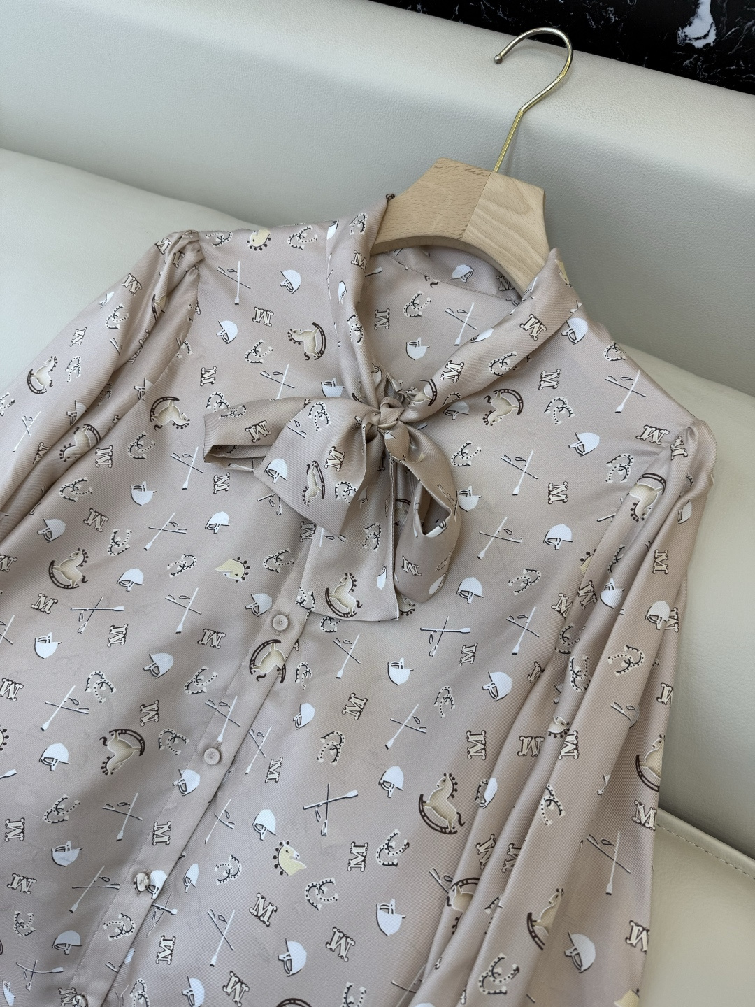 BS1076#新款衬衫💕Max 1100% 真丝斜纹印花 长袖蝴蝶结印花衬衫 红色 杏色 36-42