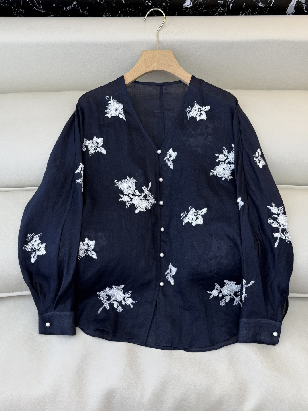NO:730685,SY010# new shirt factory zimm* linen sequin embroidered top white navy blue SMLXL,,shirts,19860909SY010#新款衬衫工厂 zimm* 亚麻 珠片刺绣上衣 白色 藏青色 SMLXL,,shirts,,Women's clothing