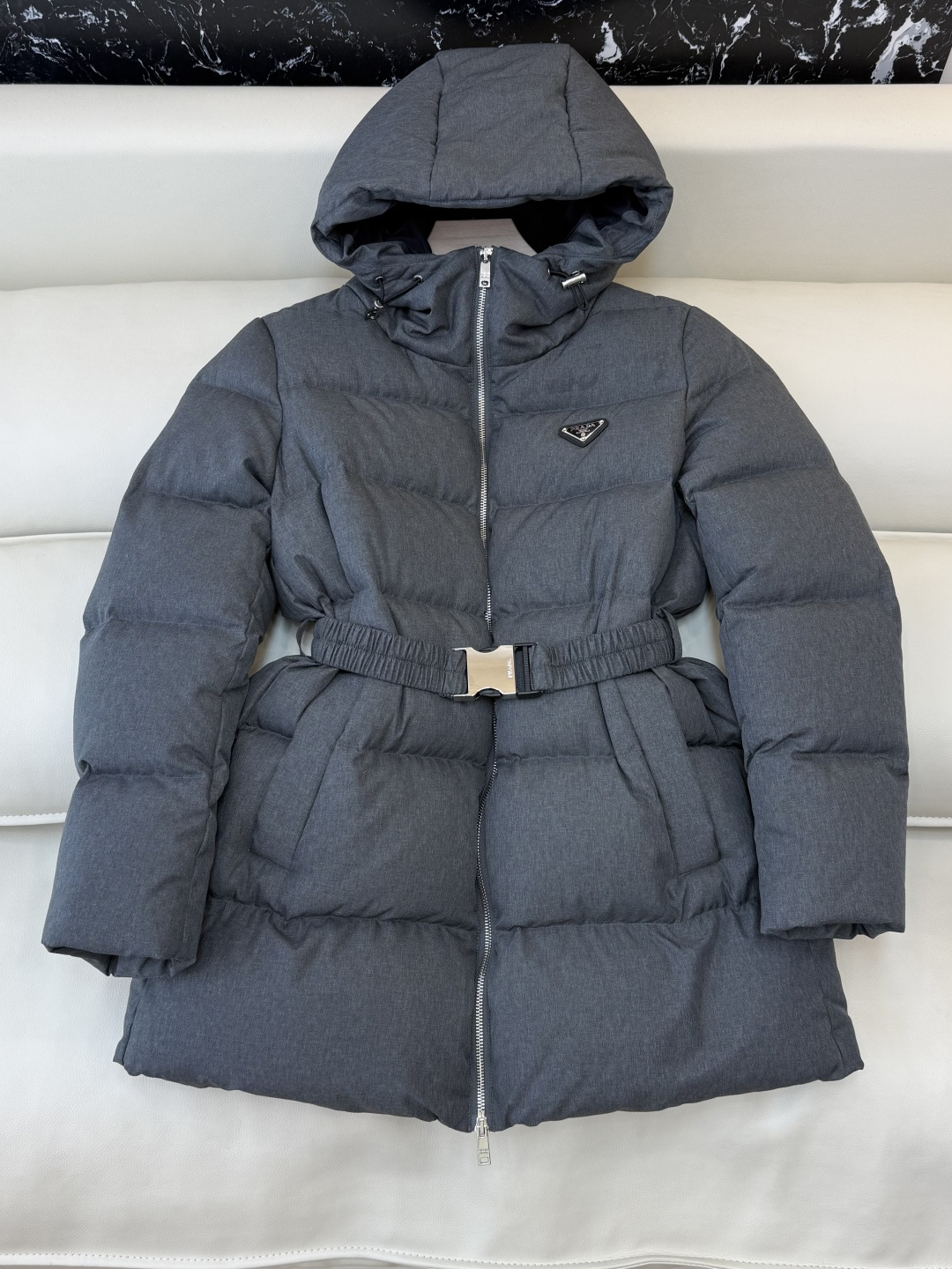 NO:716692,With dust bag PT002# down extra dark gray 36/38 Prada triangle logo 90 white goose down down vest gold coffee dark gray light gray 36/38/40/42,,prada,down jacket,19860909配防尘袋PT002#羽绒特深灰色36/38 Prada 三角标 90 白鹅绒 羽绒马甲 金咖色 深灰色 浅灰色 36/38/40/42,,prada,down jacket,,Women's clothing