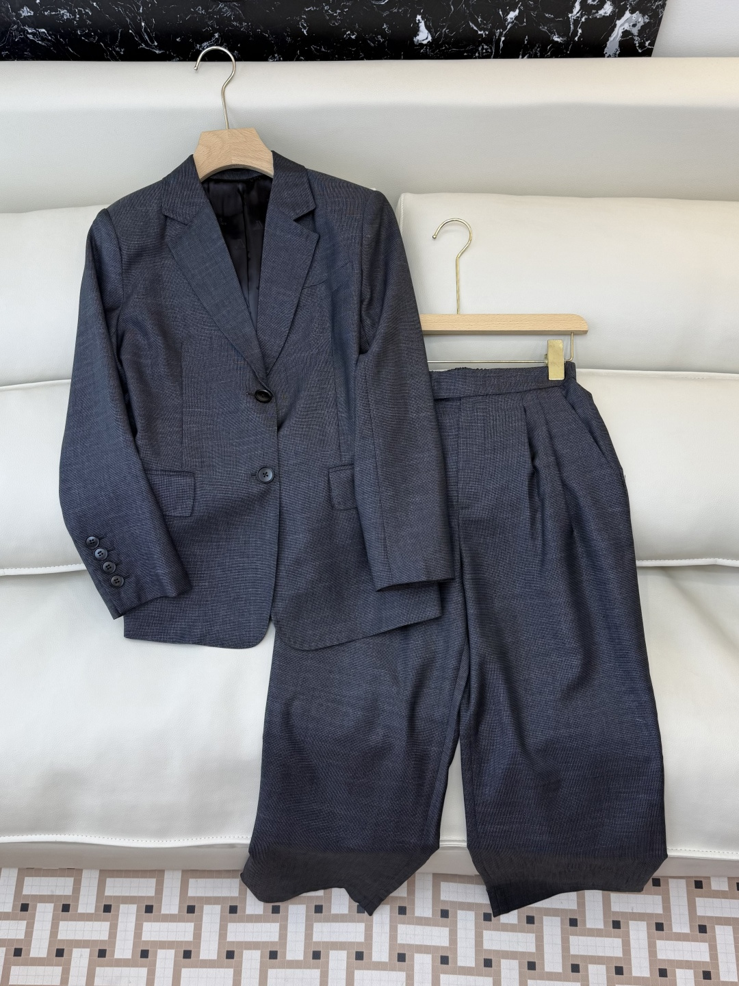 NO:730705,TF101# new suit P Max mara 60 wool long-sleeved suit jacket trousers suit gray blue lotus color 36/38/40/42,,tom ford,jackets & coats,business suit,19860909TF101#新款套装P Max mara 60 羊毛 长袖西装外套 长裤 套装 灰蓝色 藕色 36/38/40/42,,tom ford,jackets & coats,business suit,,Women's clothing