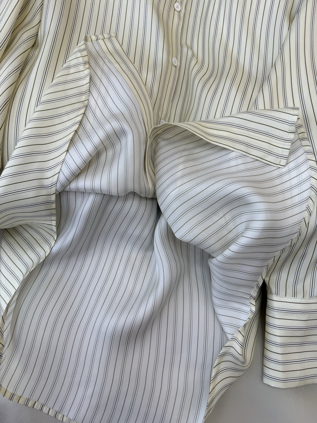 QD8005新款衬衫🌾Toteme 100% 真丝 桑蚕丝 条纹印花长袖衬衫 三色 SMLXL