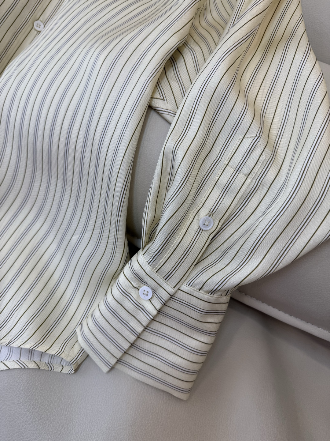 QD8005新款衬衫🌾Toteme 100% 真丝 桑蚕丝 条纹印花长袖衬衫 三色 SMLXL