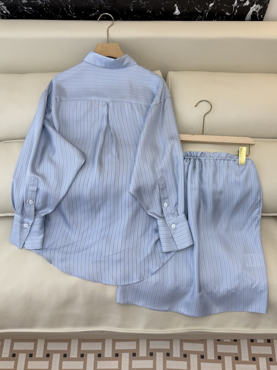 QD8005+8009#新款套装🌾Toteme 100% 真丝 桑蚕丝 条纹印花长袖衬衫➕抽带 真丝半裙