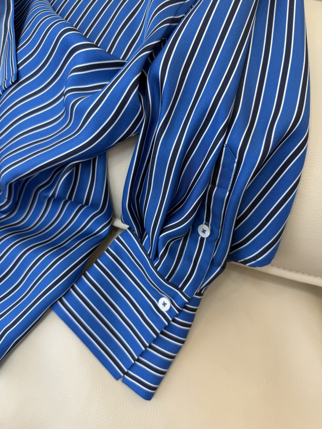 QD8005新款衬衫🌾Toteme 100% 真丝 桑蚕丝 条纹印花长袖衬衫 三色 SMLXL