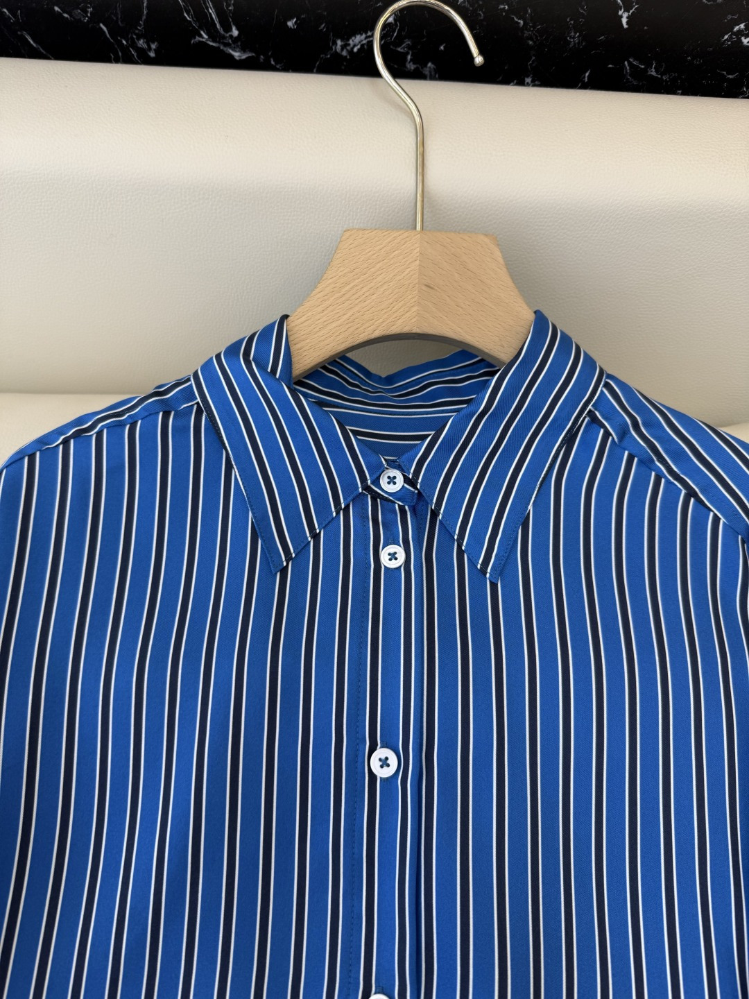 QD8005新款衬衫🌾Toteme 100% 真丝 桑蚕丝 条纹印花长袖衬衫 三色 SMLXL