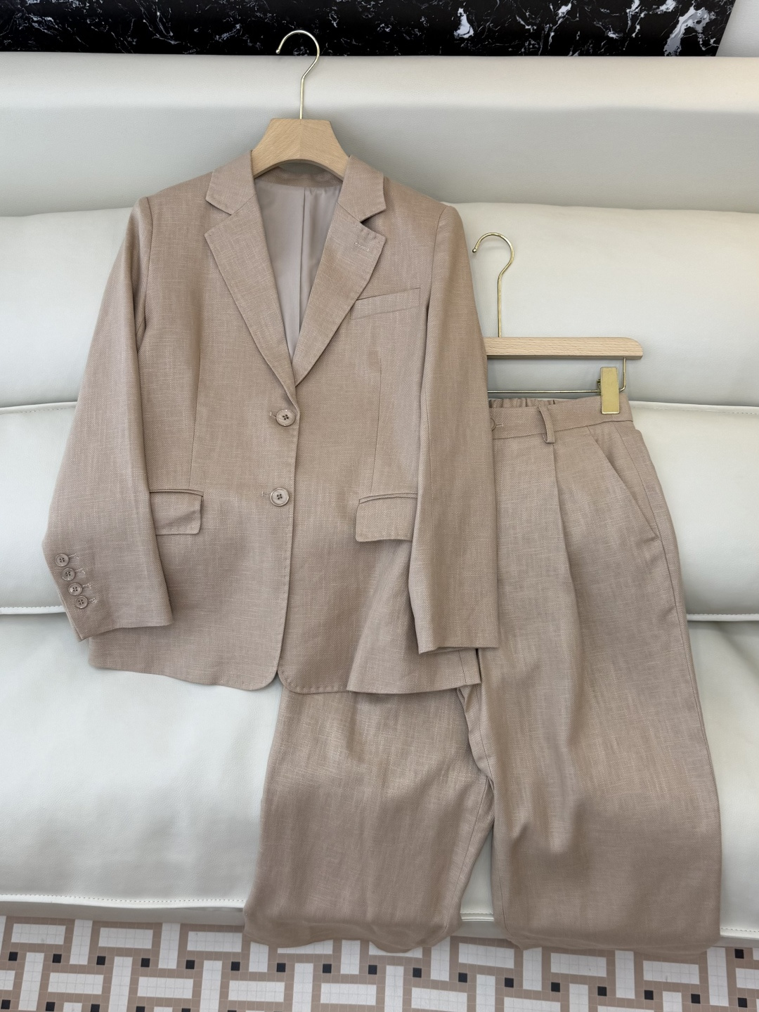 NO:730698,TF102# new suit P BC 85 linen 15 cotton long-sleeved suit jacket trousers apricot 36/38/40/42,,tom ford,jackets & coats,business suit,19860909TF102#新款套装P BC 85 亚麻 15 棉 长袖西装外套 长裤 杏色 36/38/40/42,,tom ford,jackets & coats,business suit,,Women's clothing