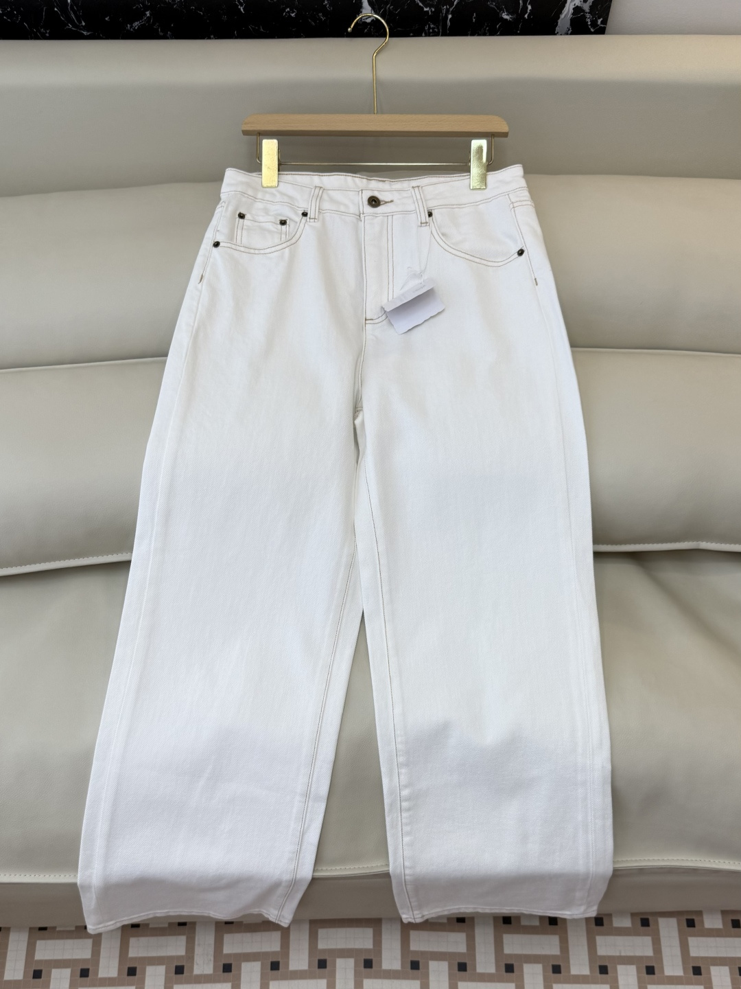 NO:730636,MA023#New Pants Factory BC Minimalist Style Open Stitch White Jeans Off-White 34-42,,jeans,19860909MA023#新款裤子工厂 BC 极简风 明线走边 白色牛仔裤 米白色 34-42,,jeans,,Women's clothing