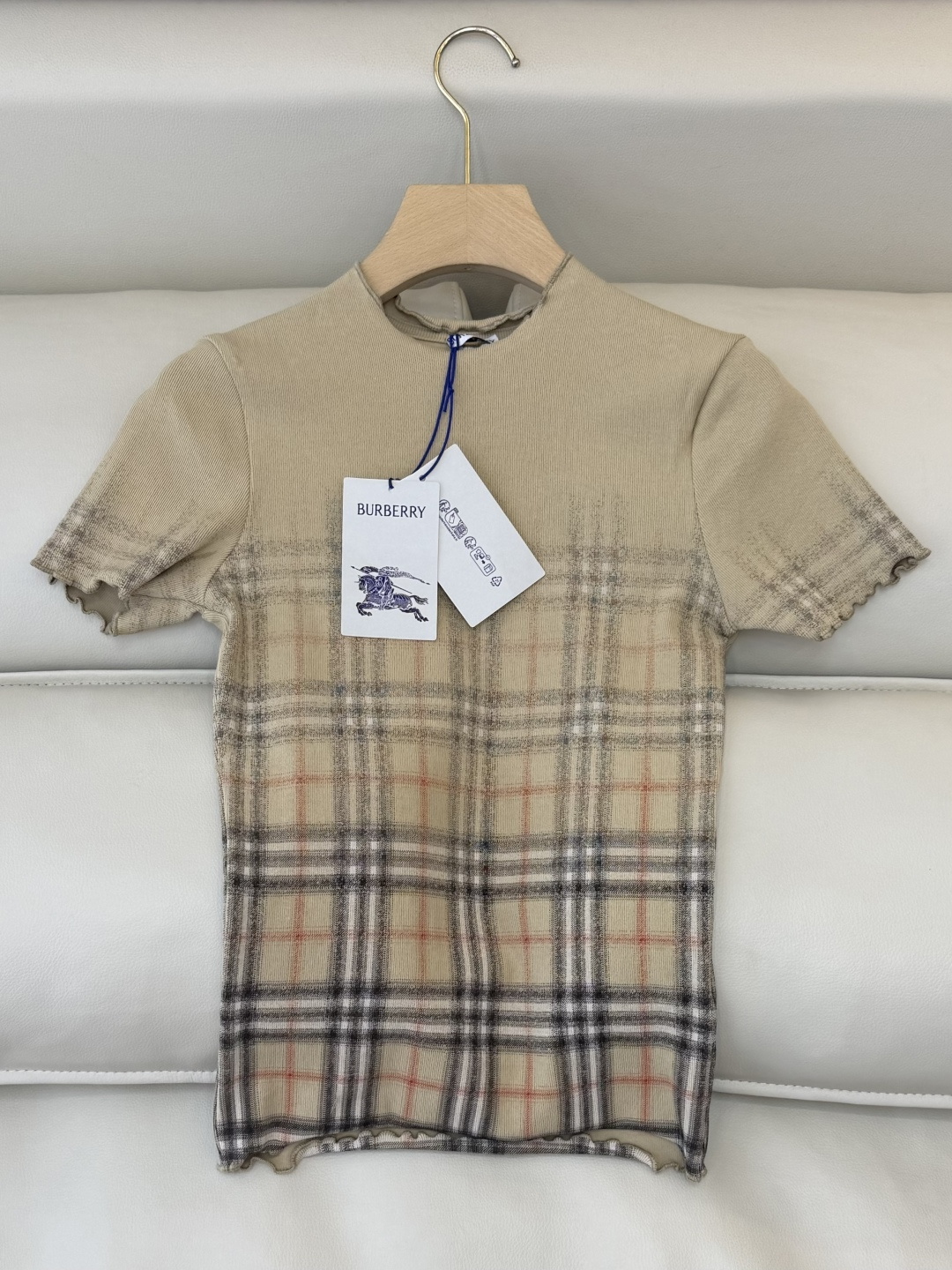 NO:730668,QG0152#New T-shirt Bur Classic Plaid Gradient Print Short Sleeve T-shirt SML,,burberry,T-shirt,tees,t-shirt,19860909QG0152#新款T恤 Bur 经典格纹 渐变印花 短袖T恤 SML,,burberry,T-shirt,tees，t-shirt,,Women's clothing