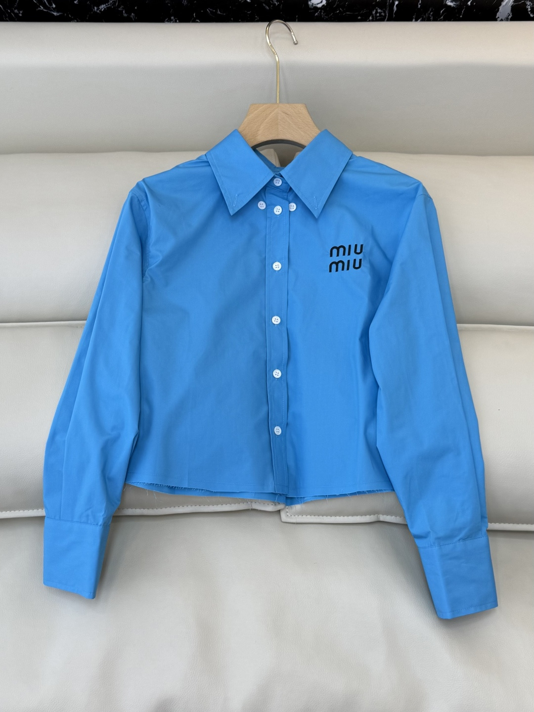 NO:733567,CY094# new shirt miujia letter embroidery long sleeve shirt white blue SML,,miumiu,shirts,19860909CY094#新款衬衫 miu家 字母绣花 长袖 衬衫 白色 蓝色 SML,,miumiu,shirts,,Women's clothing