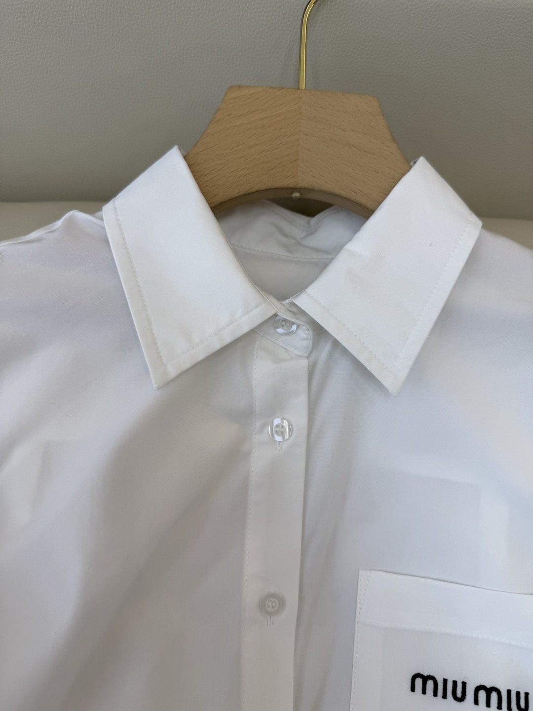 CY096#新款衬衫。miu家 字母绣花 修身长袖 衬衫 白色 条纹蓝 SM L