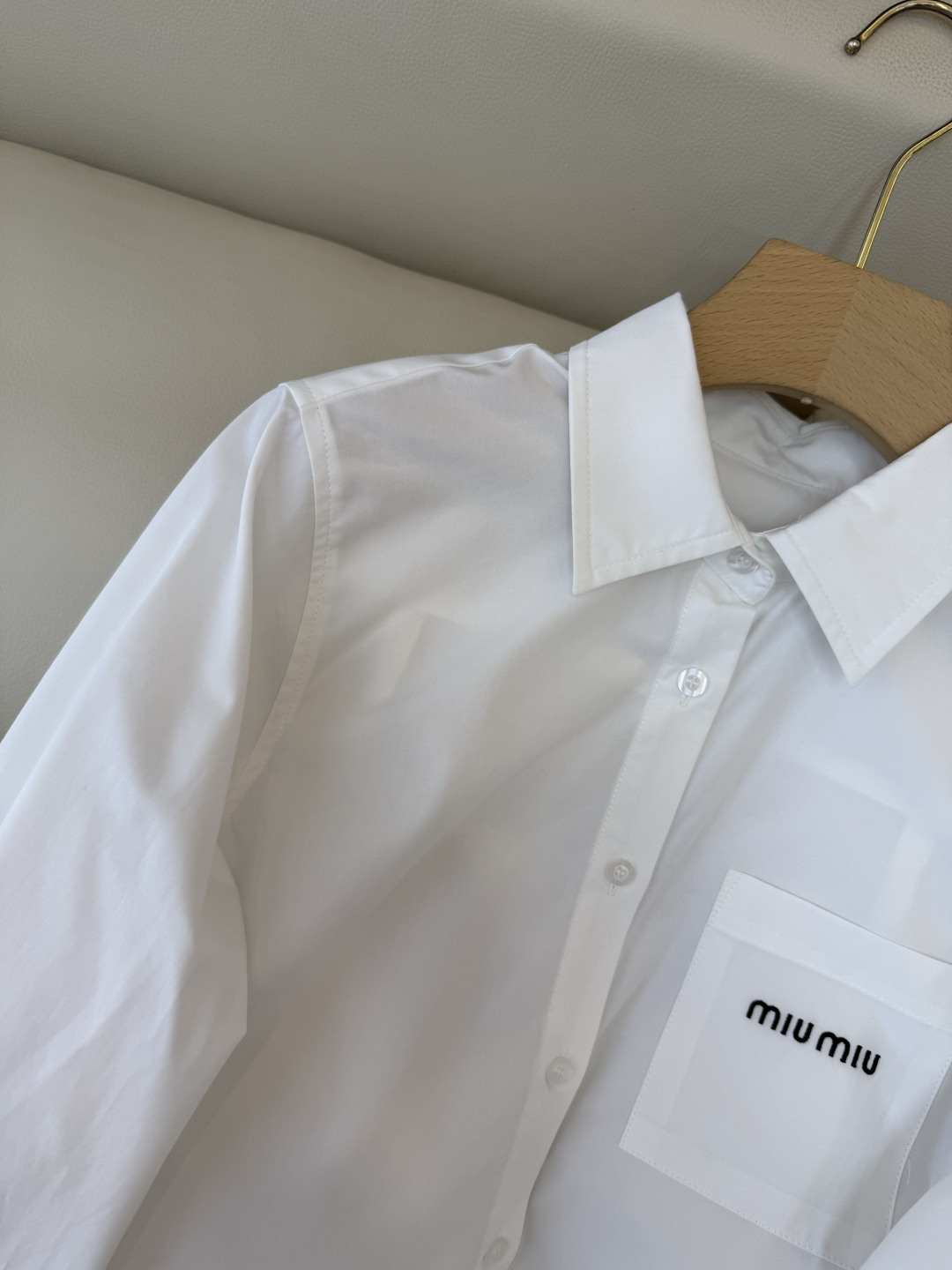 CY096#新款衬衫。miu家 字母绣花 修身长袖 衬衫 白色 条纹蓝 SM L