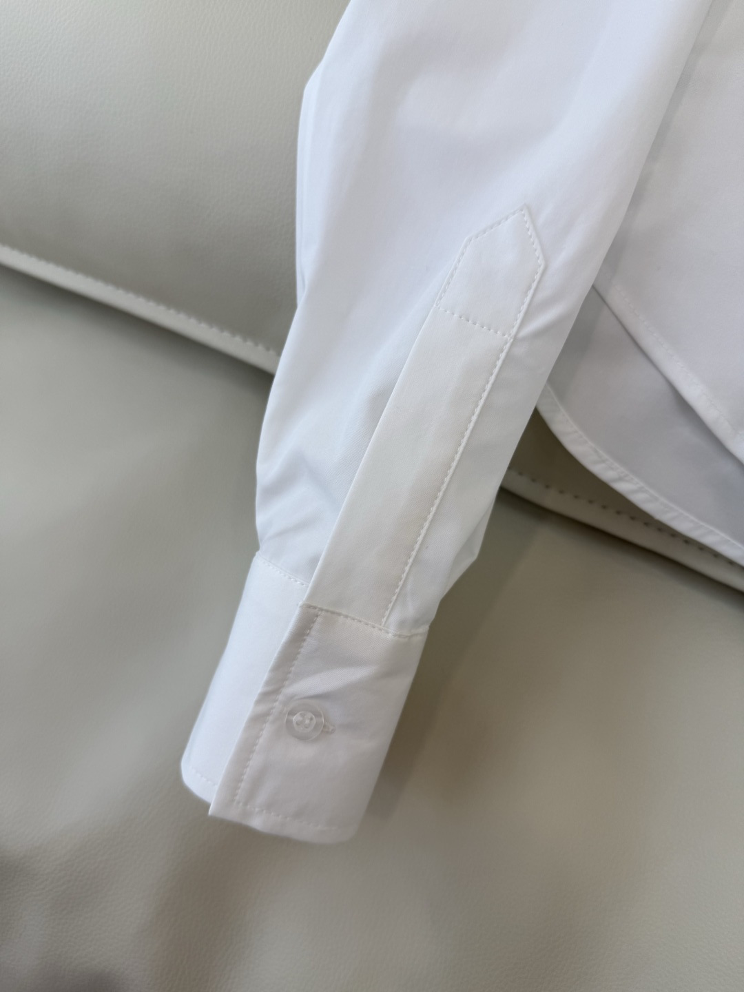 CY096#新款衬衫。miu家 字母绣花 修身长袖 衬衫 白色 条纹蓝 SM L