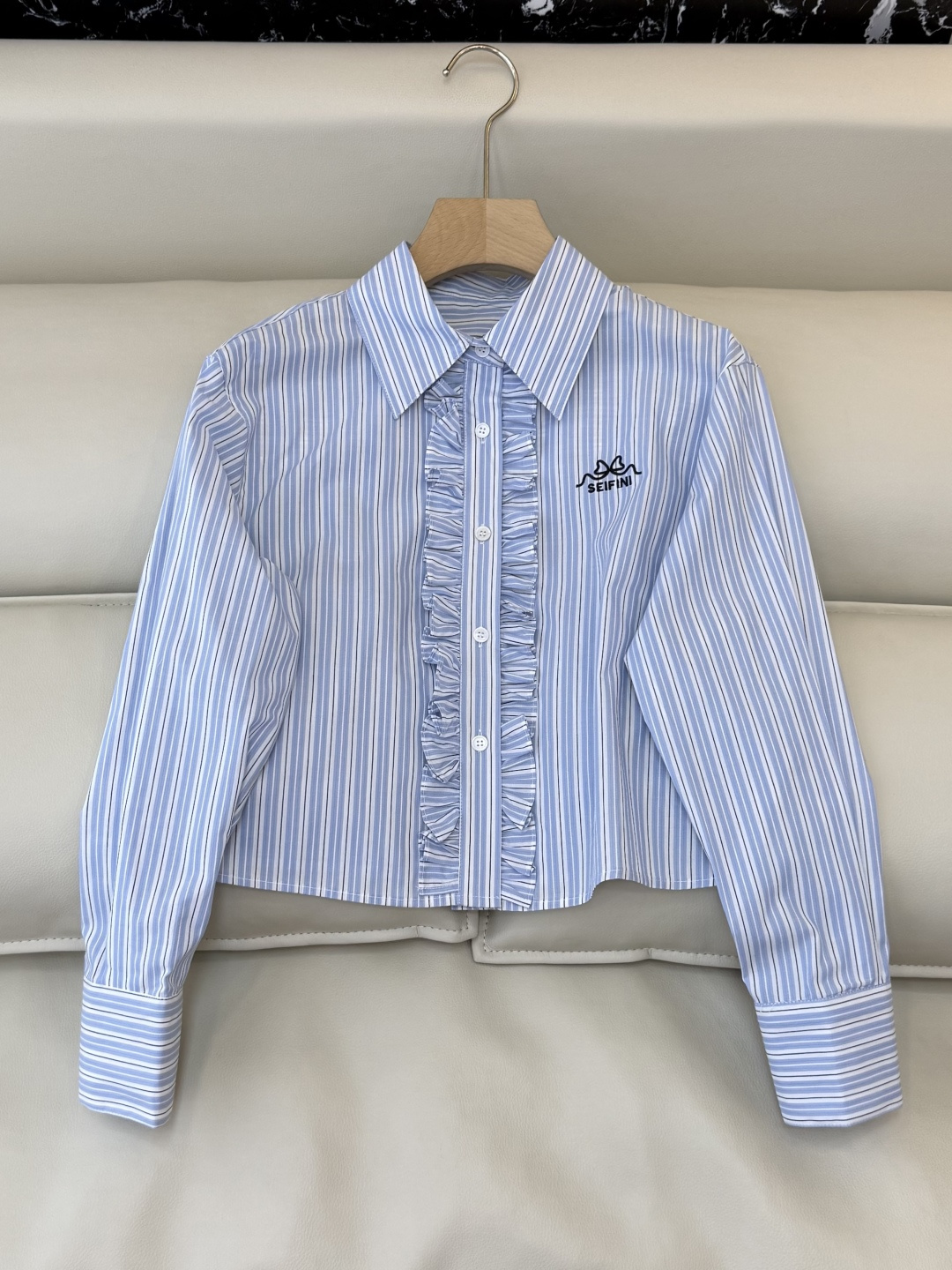 NO:733542,CY097# new shirt letter embroidered slim long sleeve shirt striped blue SM L,,shirts,19860909CY097#新款衬衫 字母绣花 修身长袖 衬衫 条纹蓝 SM L,,shirts,,Women's clothing