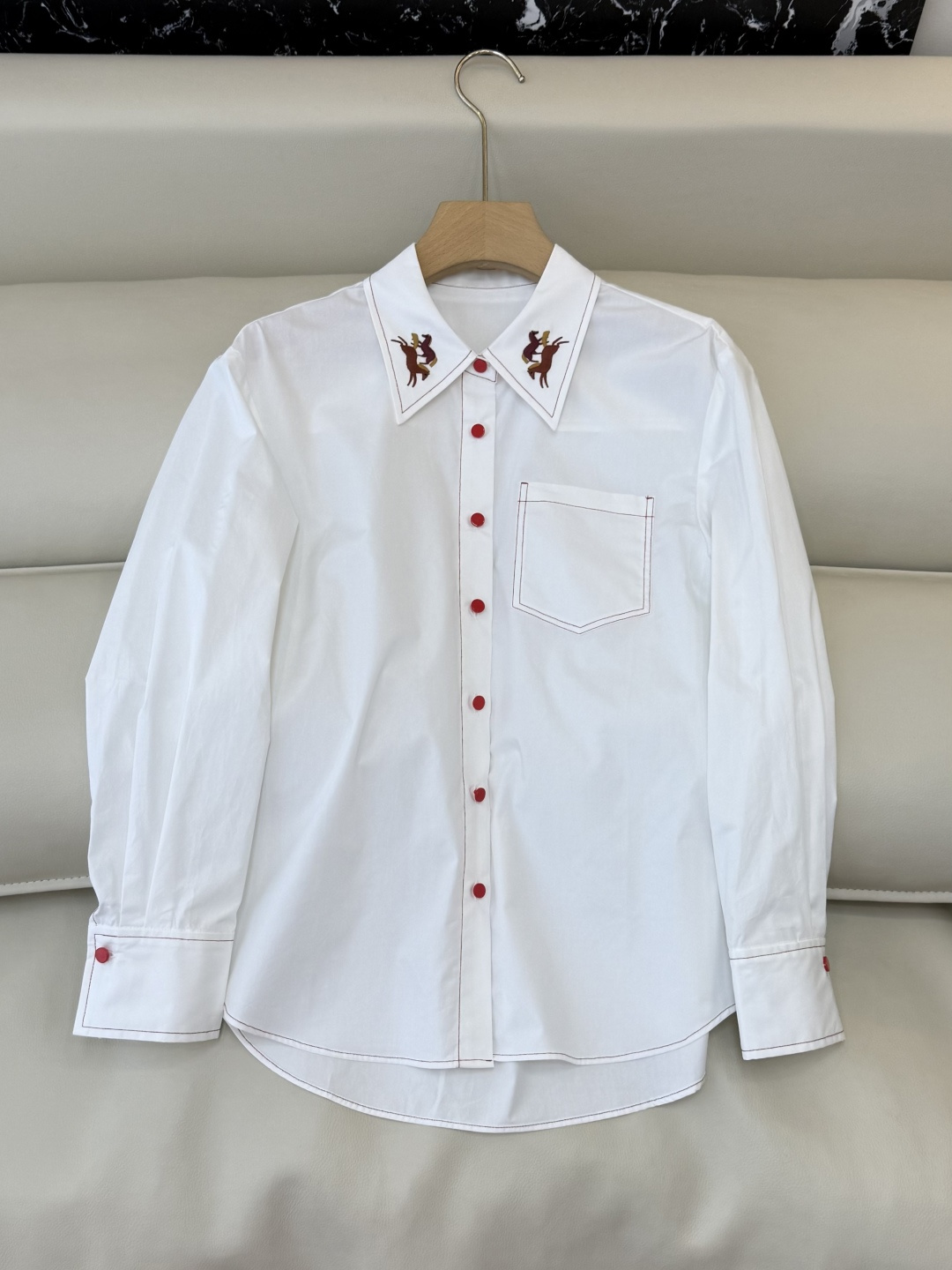 NO:733500,BS1099# new shirt, topstitch contrasting design, embroidered pony, cotton long-sleeved shirt, SMLXL,,shirts,19860909BS1099#新款衬衫 明线撞色设计 绣花小马 棉 长袖衬衫 SMLXL,,shirts,,Women's clothing