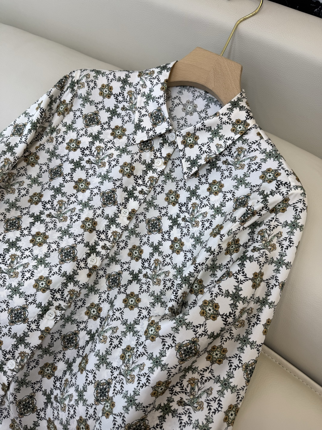 BS1106#新款真丝衬衫💕L V 斜纹真丝印花 100% 真丝衬衫 SMLXL