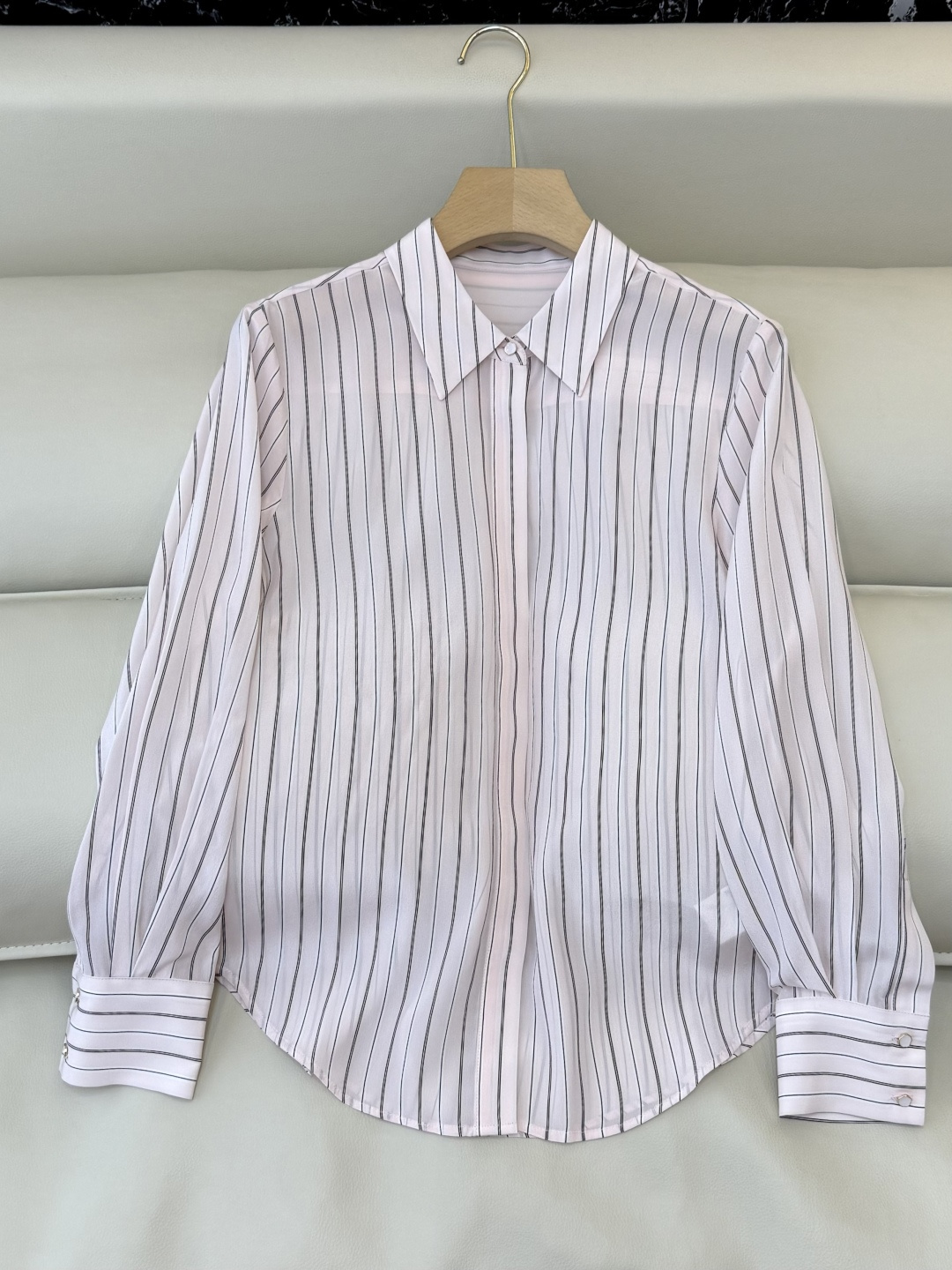 NO:733492,BS1102# new shirt max mara striped print twill silk long-sleeved shirt 36/38/40/42,,shirts,real silk,19860909BS1102#新款衬衫 max mara 条纹印花 斜纹真丝 长袖衬衫 36/38/40/42,,shirts,real silk,,Women's clothing